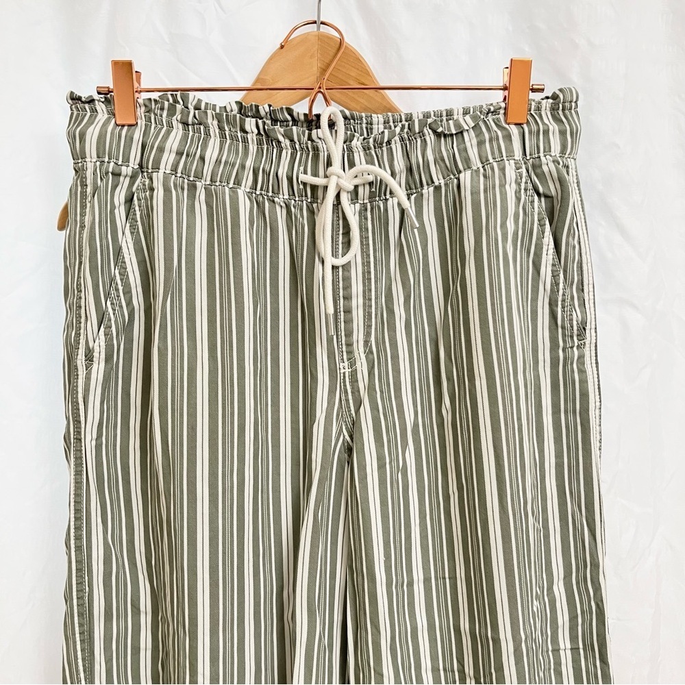 LOFT | MEDIUM EMORY WIDE LEG DRAWSTRING PANTS IN GREEN STRIPE - Picture 4 of 7
